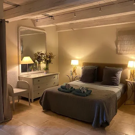 And Bedroom And Circus Wagon At Mas Pryce 4* Sardan